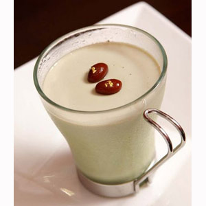 晚上喝酸奶最补钙 酸奶养生功效大集锦(图1) \