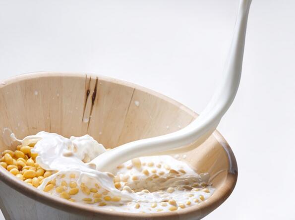 羊奶和牛奶的区别 根据自身做选择 羊奶和牛奶的区别 根据自身做选择