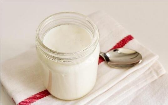 超市买酸奶时,注意上面注明的这几样,不然可能白喝了!(图3) 超市买酸奶时,注意上面注明的这几样,不然可能白喝了!(图3)