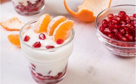 超市买酸奶时,注意上面注明的这几样,不然可能白喝了!(图4) 超市买酸奶时,注意上面注明的这几样,不然可能白喝了!(图4)