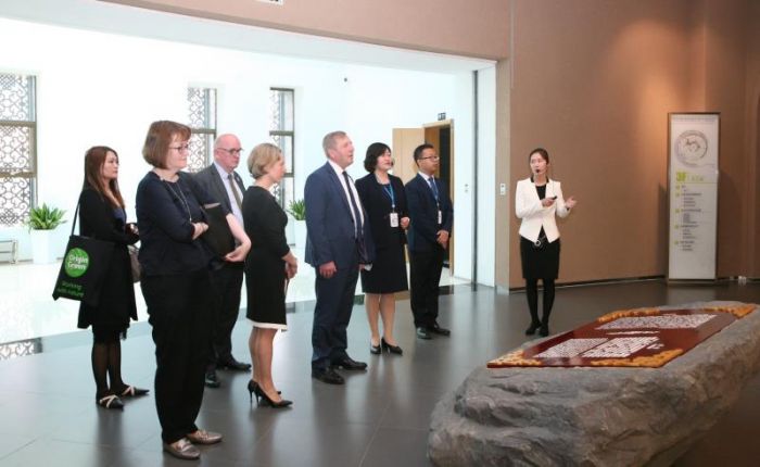 爱尔兰乳企代表团访问伊利 探讨双方乳业多领域合作(图2) 微信图片_20190516150330