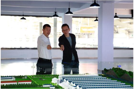 4.jpg 吴晓波参访飞鹤乳业:做好产品赢回国产奶粉尊严(图4)