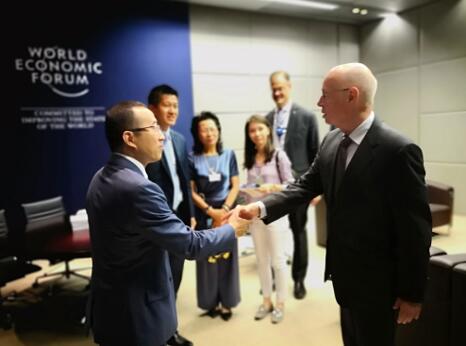 施瓦布与卢敏放探讨人类食品健康新理念(图3) 施瓦布与卢敏放探讨人类食品健康新理念(图3)