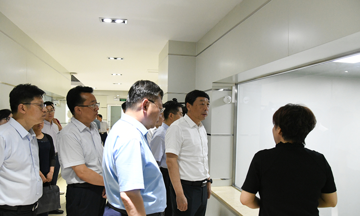 时清霜在行唐调研奶业发展工作时指出 加强政策扶持 加快推进奶业(图1) 时清霜在行唐调研奶业发展工作时指出 加强政策扶持 加快推进奶业(图1)