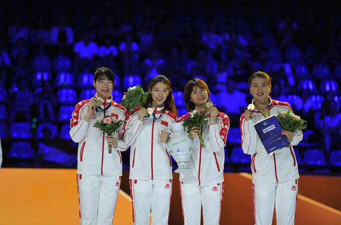 领鲜前行,新希望乳业助力中国女子重剑团体夺冠(图1) 领鲜前行,新希望乳业助力中国女子重剑团体夺冠(图1)