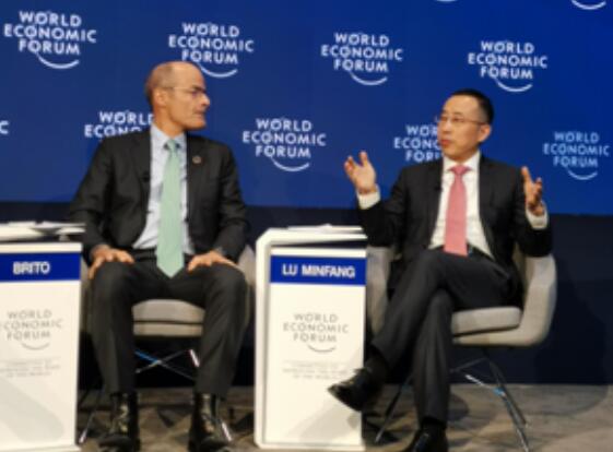 达沃斯蒙牛时刻|塑造消费体系未来论坛,卢敏放为中国乳业代言(图3) 达沃斯蒙牛时刻|塑造消费体系未来论坛,卢敏放为中国乳业代言(图3)