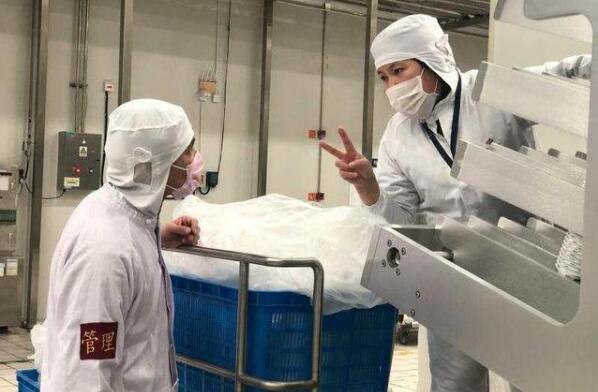 翻倍生产爱心奶,支援武汉战疫情,光明乳业日均投入武汉鲜奶达50(图1) 翻倍生产爱心奶,支援武汉战疫情,光明乳业日均投入武汉鲜奶达50(图1)