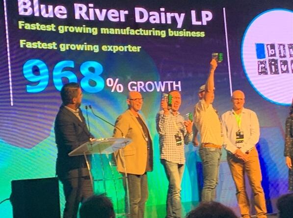 蓝河乳业总冠名《脱口秀大会3》第三季爆笑回归(图2) 蓝河乳业总冠名《脱口秀大会3》第三季爆笑回归(图2)