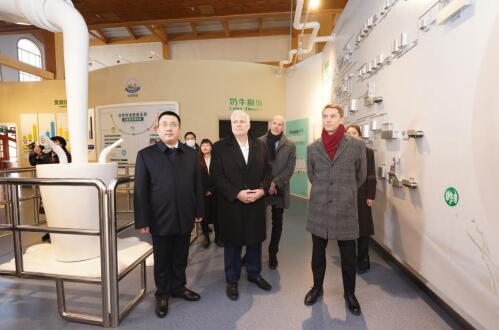 “中瑞合作科技品质典范”—君乐宝乐纯奶粉焕新上市(图4) “中瑞合作科技品质典范”—君乐宝乐纯奶粉焕新上市(图4)