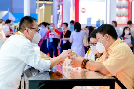 “用心缔造 纯乳鲜香 ”辉山淳轩抢眼亮相2022 BakeryChina焙烤展(图12) 12.jpg