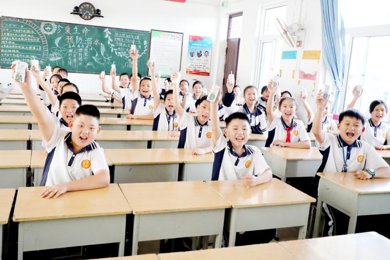 伊利投资13亿元的亚洲最先进高端冷冻饮品项目落户黄冈(图4) 伊利投资13亿元的亚洲最先进高端冷冻饮品项目落户黄冈(图4)