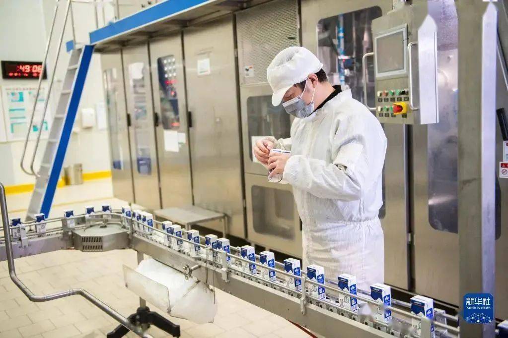 优氏乳业:日产100吨 坚持研发新品开拓市场 (图3) 优氏乳业:日产100吨 坚持研发新品开拓市场 (图3)