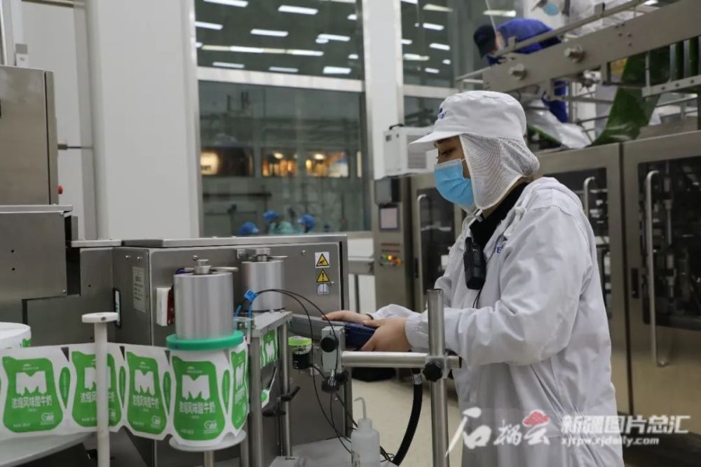 培土奠基!天润乳业年产20万吨乳品加工项目启动(图1) 培土奠基!天润乳业年产20万吨乳品加工项目启动(图1)