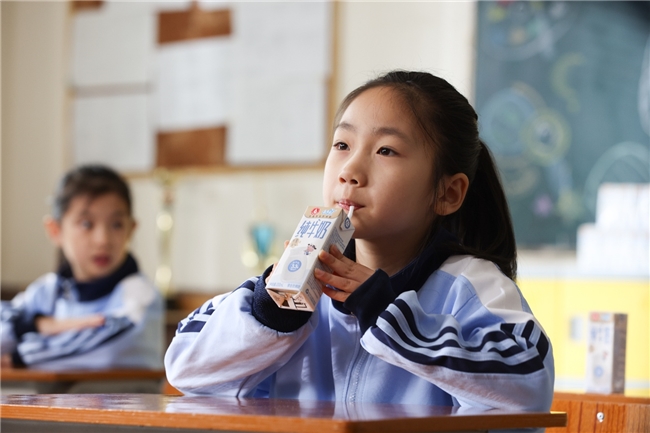 毅行廿五载 强国少年志  ——蒙牛集团携手推动国家“学生饮用奶计划”向新而行(图3)