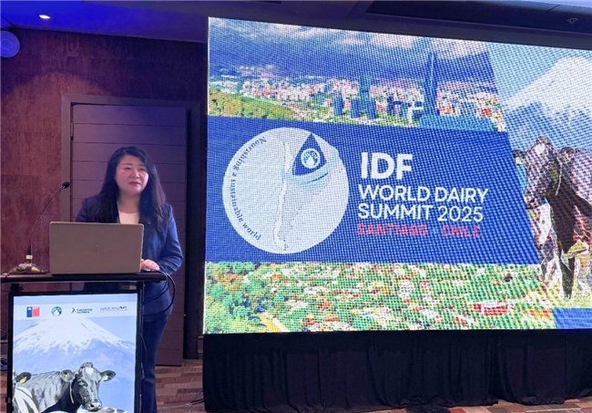 全球液态奶首座“灯塔工厂”受热议 蒙牛在2025世界乳业峰会贡献“中国智慧”(图1)