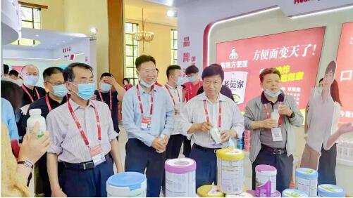 中国品牌日开幕 君乐宝“新一代鲜牛奶”悦鲜活引领国货风潮(图2) 中国品牌日开幕 君乐宝“新一代鲜牛奶”悦鲜活引领国货风潮(图2)