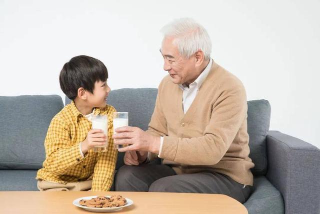 牛奶、酸奶、奶粉、羊奶、骆驼奶，哪个营养价值高？(图8)