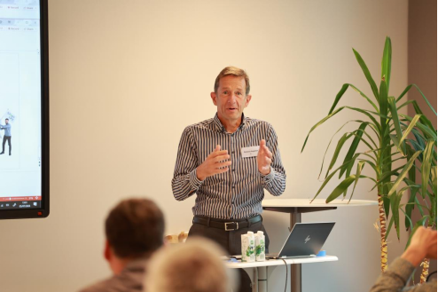 伊利携手英国剑桥大学制造业研究院、荷兰StartLife举办开放创新论坛,深化全球健康生态圈建设(图1) 伊利携手英国剑桥大学制造业研究院、荷兰StartLife举办开放创新论坛,深化全球健康生态圈建设(图1)