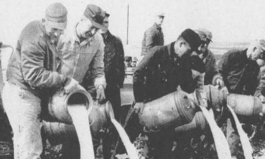 美国每天要倒掉至少1000万升的牛奶，30年代大萧条时期的情景再现(图6)